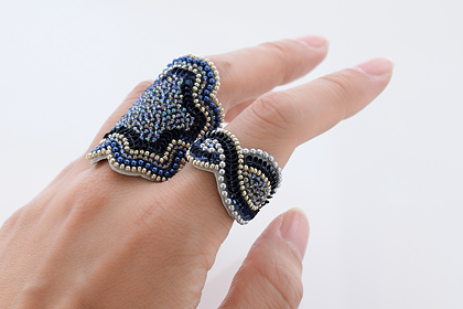 ミクロなパール刺繍作品