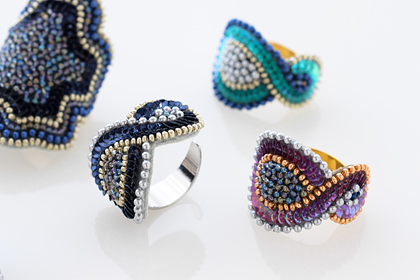 ミクロなパール刺繍作品