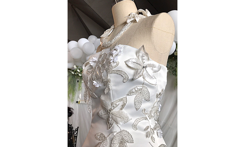 オートクチュール刺繍のウェディングドレス